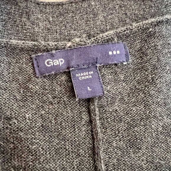 GAP Gray Button-Front 3/4 Sleeve V-Neck Cardigan Sweater Size Large - Picture 6 of 6